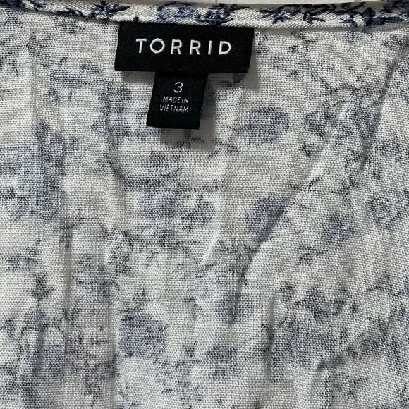 Torrid Micro Floral Babydoll Slub Lace Trim Top Size 3X Blue Milkmaid Prairie - Picture 6 of 8